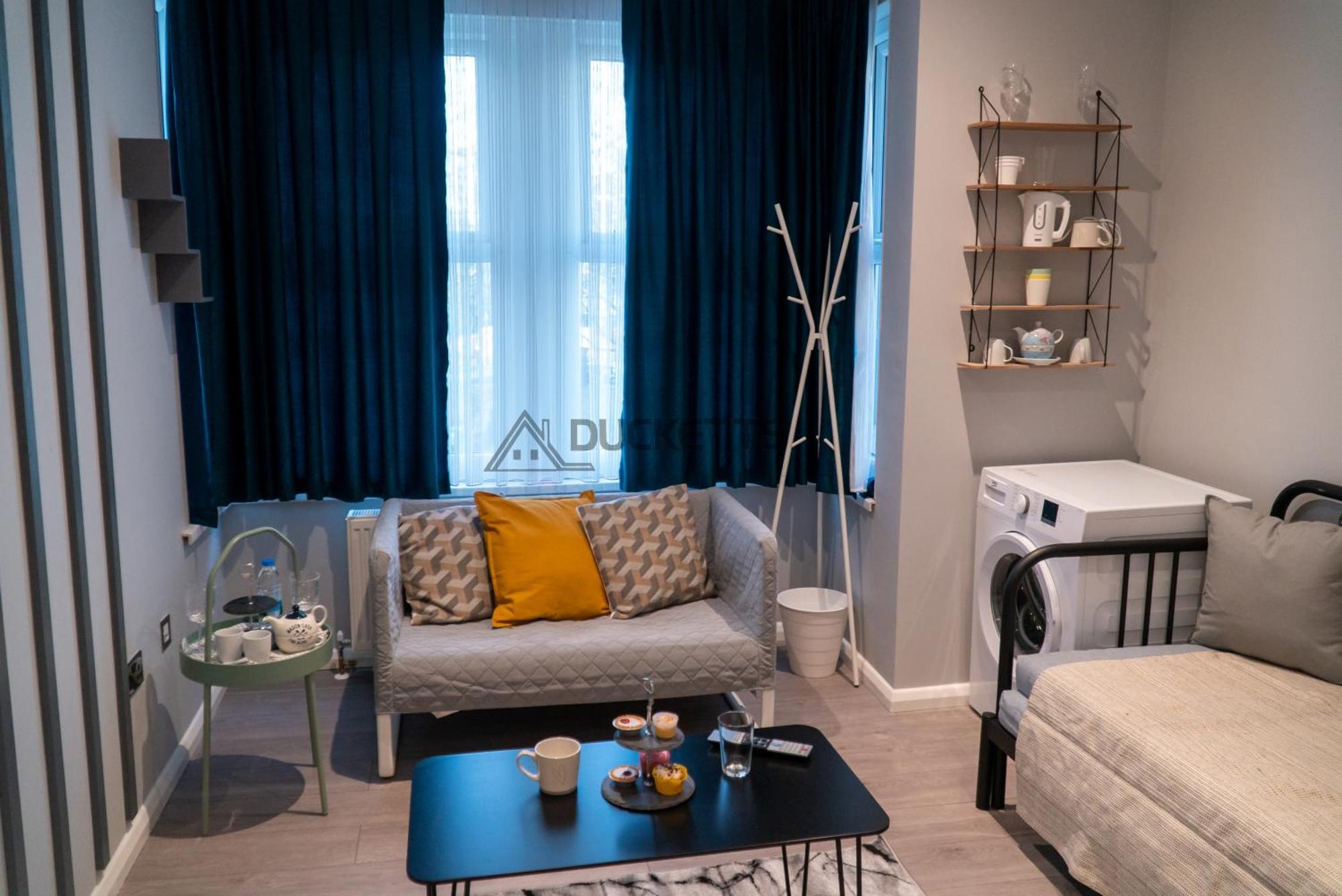 Elegance Suits 20 Minutes To Bed & Breakfast *