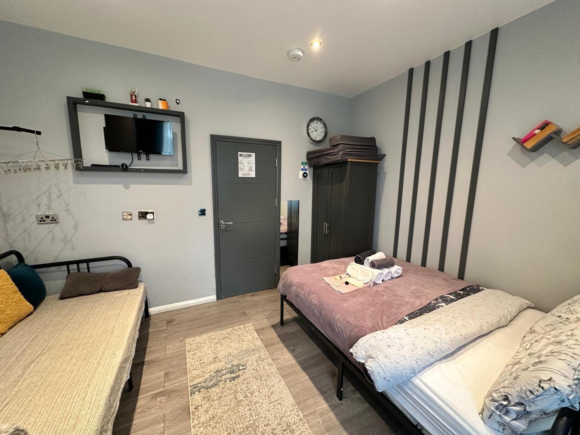 Bed & Breakfast Elegance Suits 20 Minutes To *
