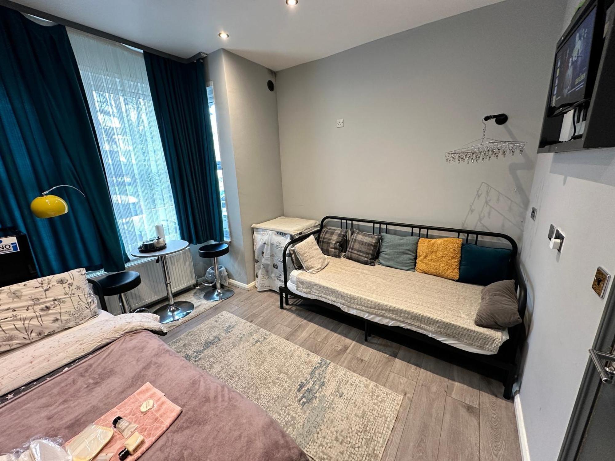Elegance Suits 20 Minutes To * London