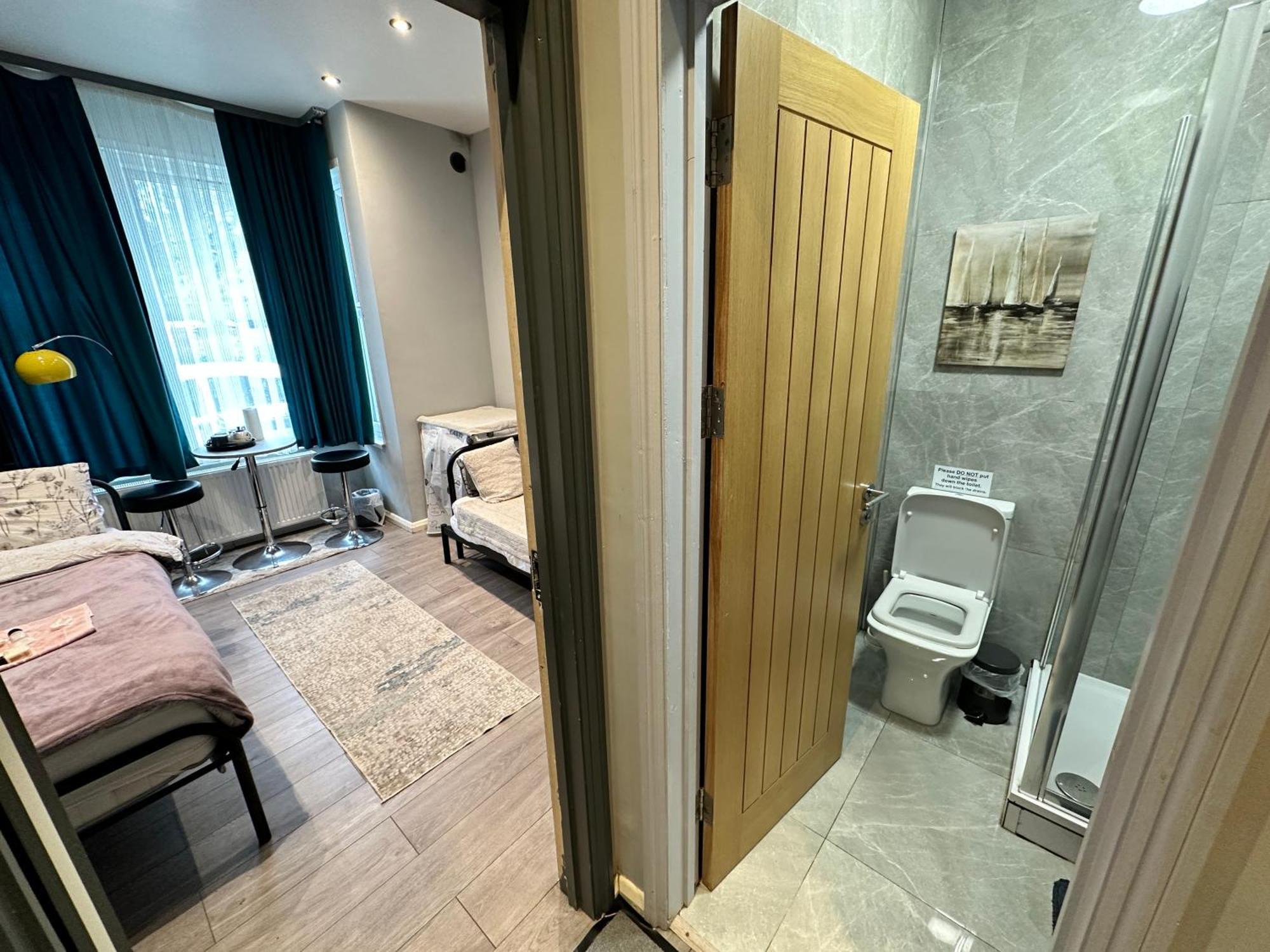Bed & Breakfast Elegance Suits 20 Minutes To London