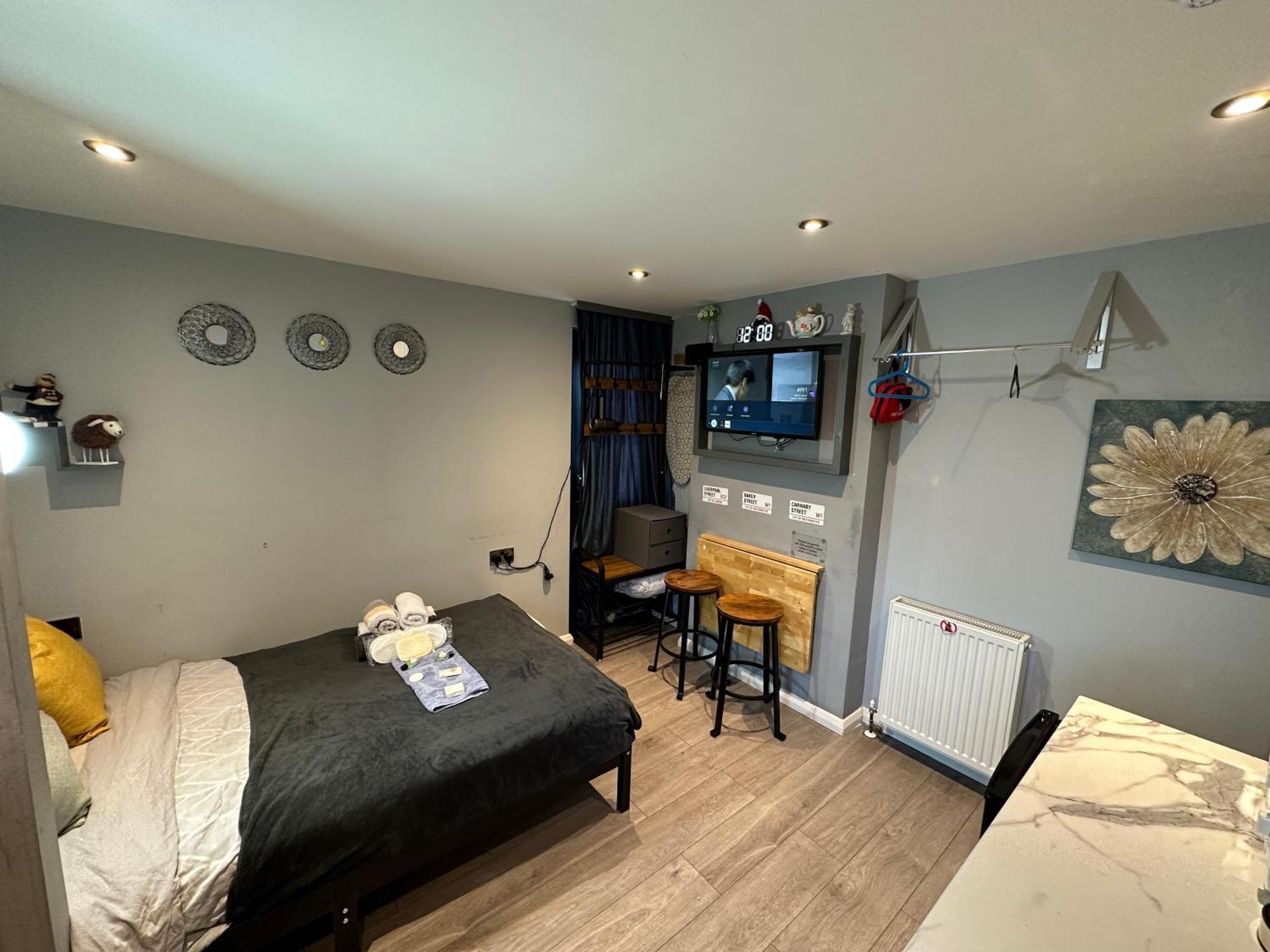 Bed & Breakfast Elegance Suits 20 Minutes To Londra