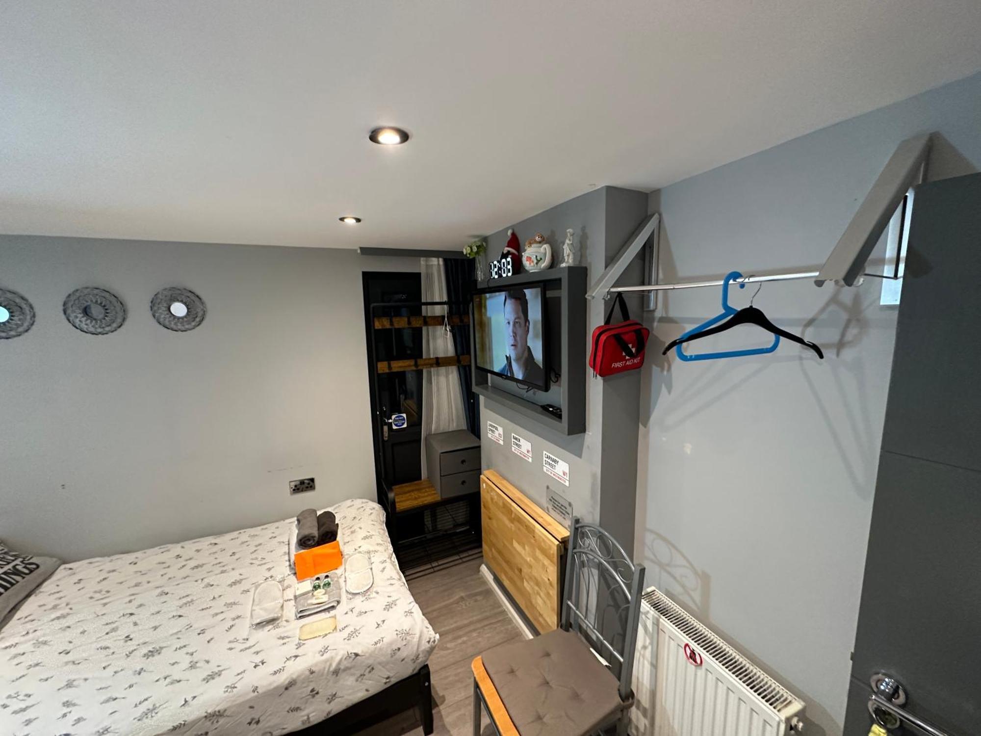 Elegance Suits 20 Minutes To * London