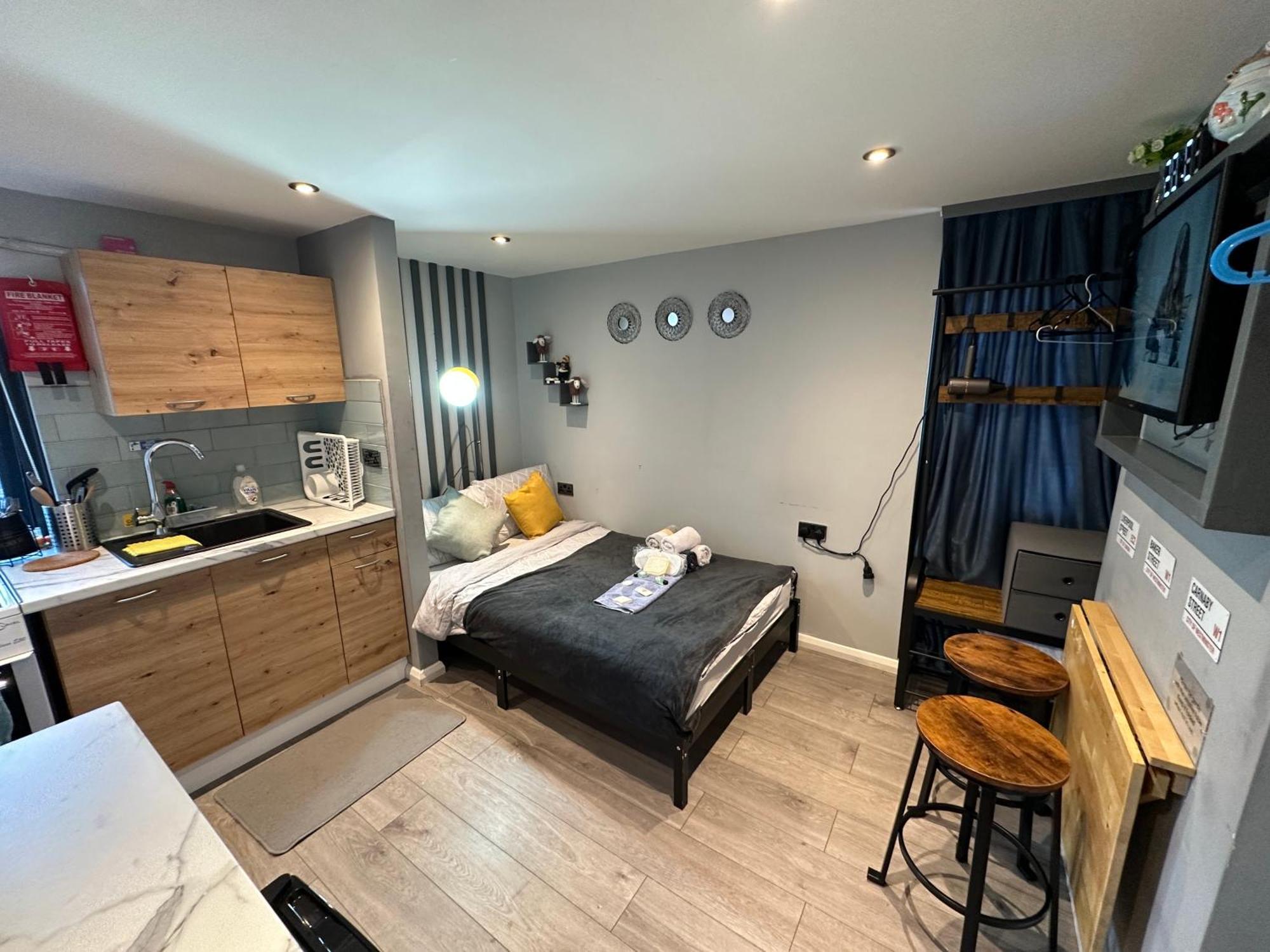 Elegance Suits 20 Minutes To Bed & Breakfast