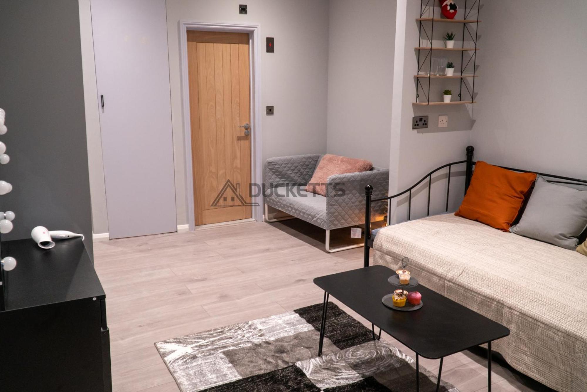 Elegance Suits 20 Minutes To Bed & Breakfast