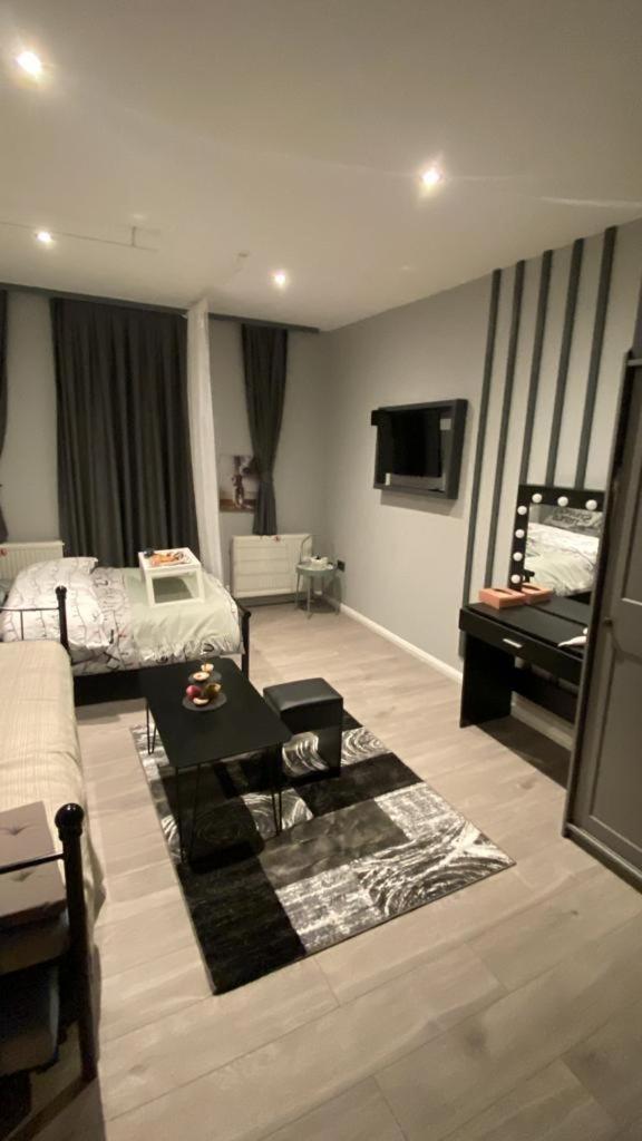 Elegance Suits 20 Minutes To Bed & Breakfast *