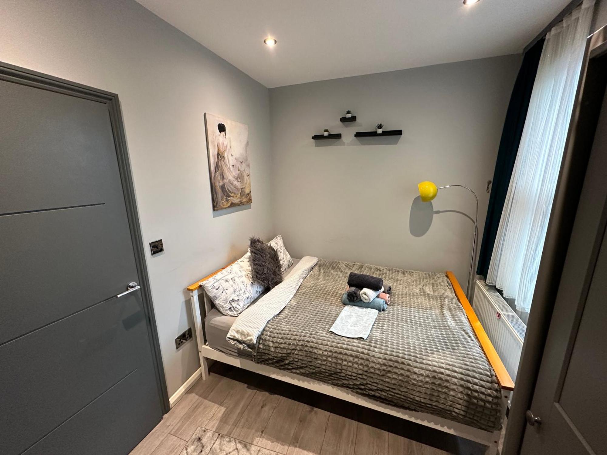 Bed & Breakfast Elegance Suits 20 Minutes To