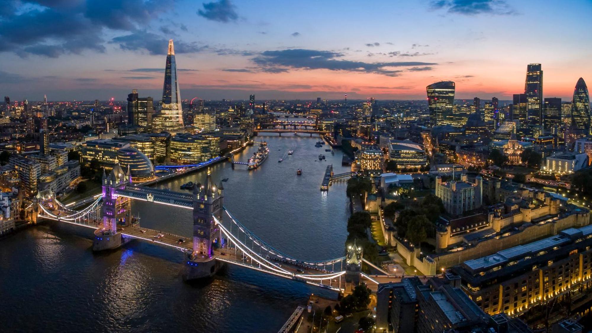 Elegance Suits 20 Minutes To * Londra